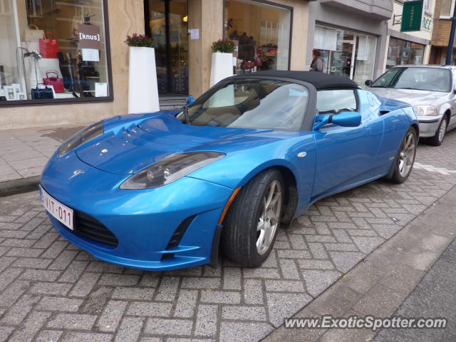 Tesla Roadster spotted in Zaventem, Belgium