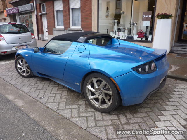 Tesla Roadster spotted in Zaventem, Belgium