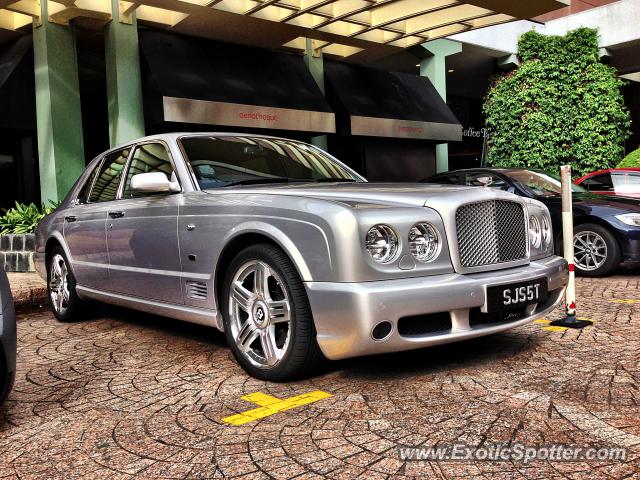 Bentley Arnage spotted in Millenia Walk, Singapore