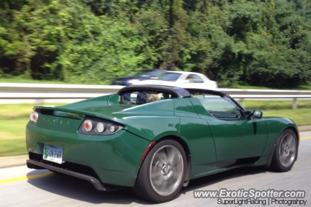 Tesla Roadster spotted in New Caanan, Connecticut
