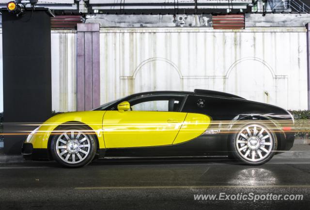 Bugatti Veyron spotted in Shanghai, China