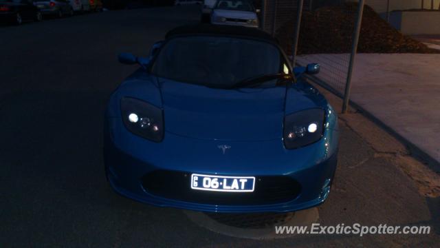 Tesla Roadster spotted in Caloundra, Australia