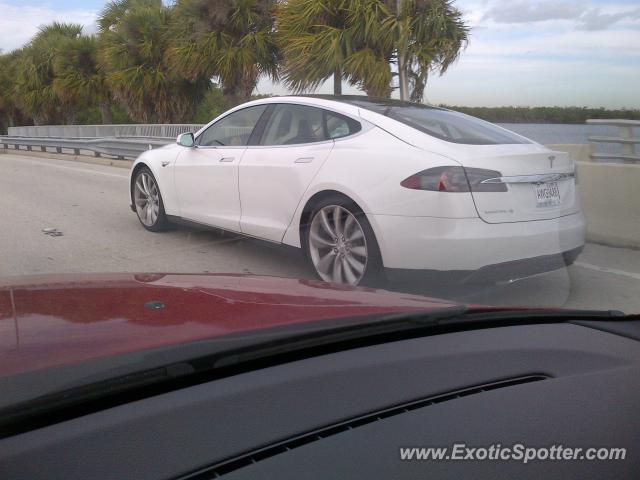 Tesla Model S spotted in Hollywood, Florida