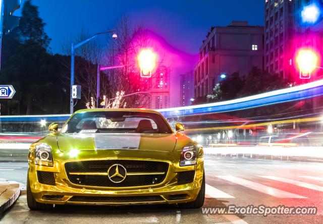 Mercedes SLS AMG spotted in Shanghai, China
