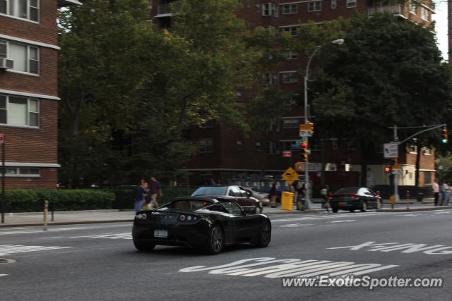 Tesla Roadster spotted in New York, New York