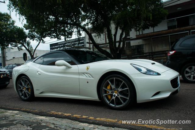 Ferrari California spotted in Curitiba, Brazil