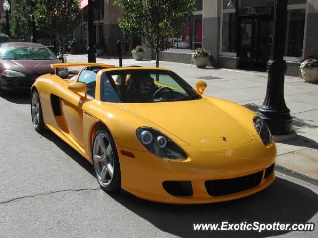 Porsche Carrera GT spotted in Chicago, Illinois