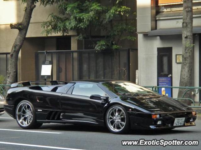 Lamborghini Diablo spotted in Tokyo, Japan