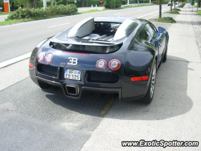 Bugatti Veyron spotted in Knokke, Belgium