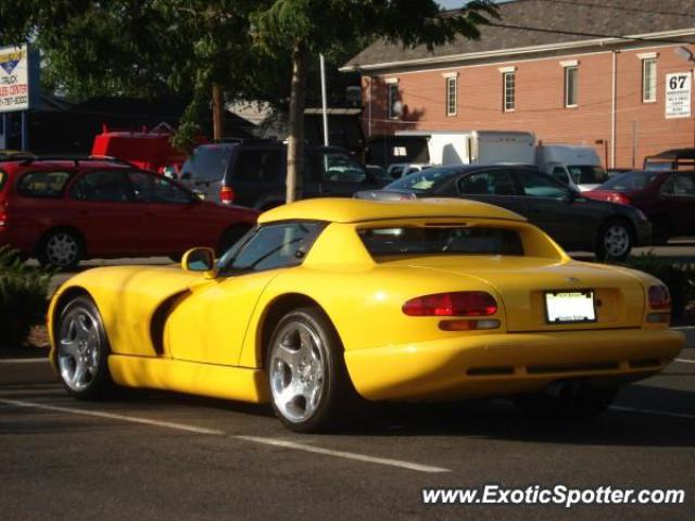 Dodge Viper spotted in Fair Lawn, New Jersey