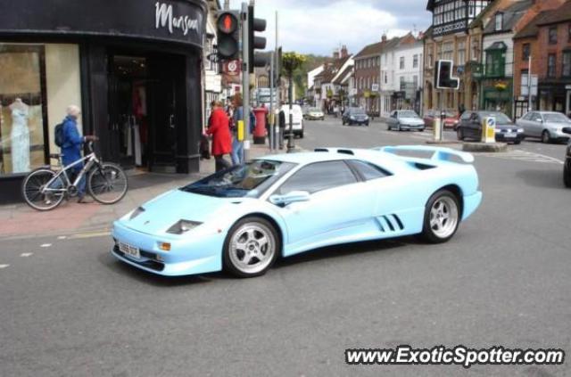 Lamborghini Diablo spotted in Henley-on-thames, United Kingdom