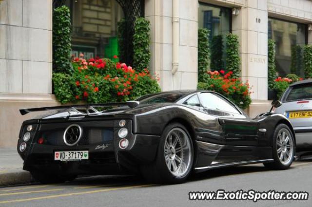 Pagani Zonda spotted in Paris, France