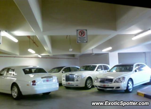 Rolls Royce Phantom spotted in Abudhabi, United Arab Emirates