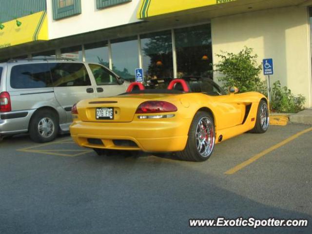 Dodge Viper spotted in Laval, Quebec, Canada