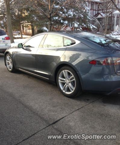 Tesla Model S spotted in Winnetka, Illinois