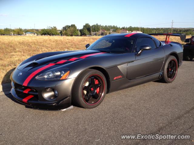 Dodge Viper spotted in Kansas City, Kansas