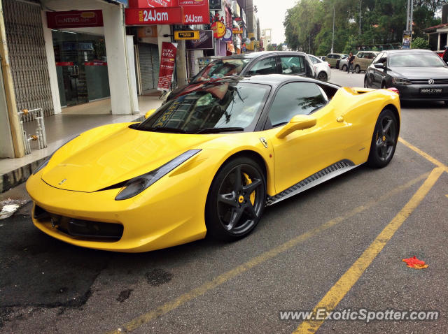 Ferrari 458 Italia spotted in Sunway City, Malaysia