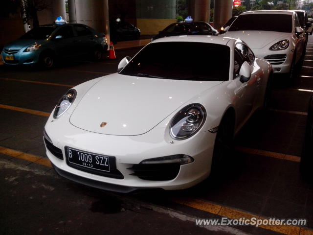 Porsche 911 spotted in Jakarta, Indonesia