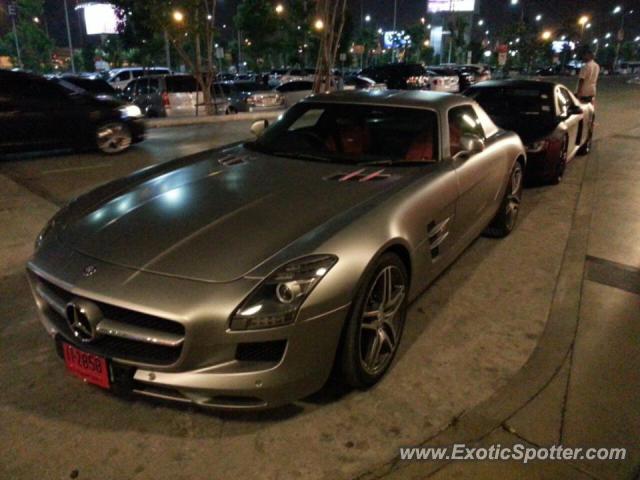 Mercedes SLS AMG spotted in Bangkok, Thailand