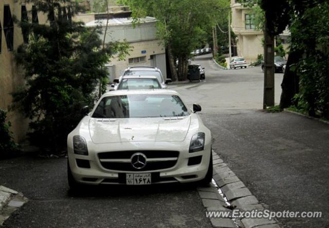 Mercedes SLS AMG spotted in Tehran, Iran