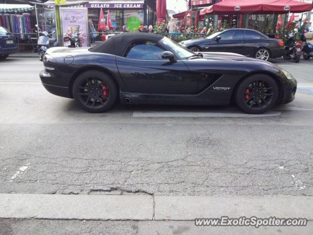 Dodge Viper spotted in Napoles, Italy