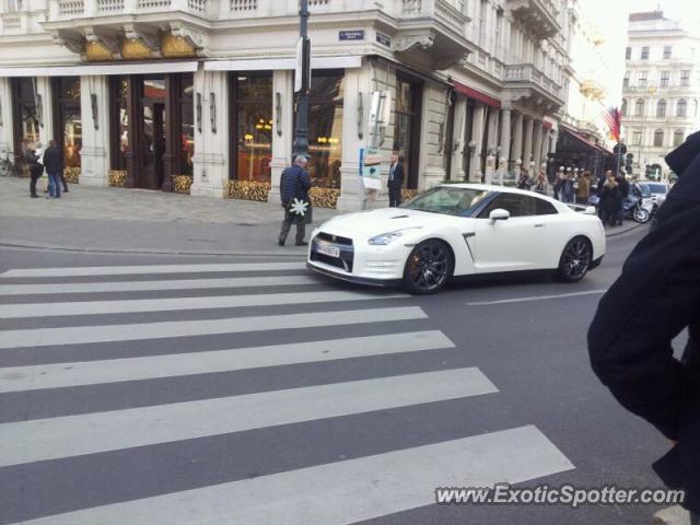 Nissan Skyline spotted in Napoles, Italy