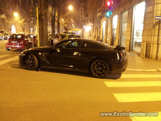 Nissan Skyline spotted in Milano, Italy
