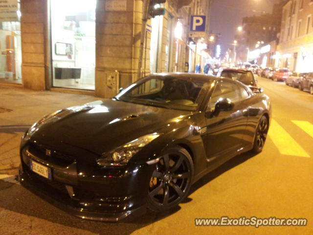 Nissan Skyline spotted in Milano, Italy