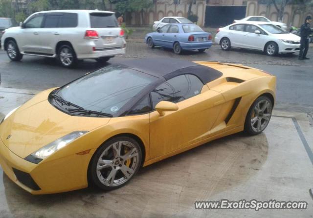 Lamborghini Gallardo spotted in Lahore, Pakistan