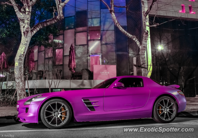 Mercedes SLS AMG spotted in Shanghai, China