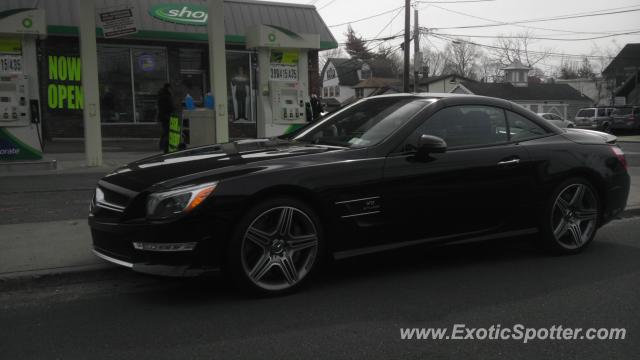Mercedes SL600 spotted in Woodmere, New York