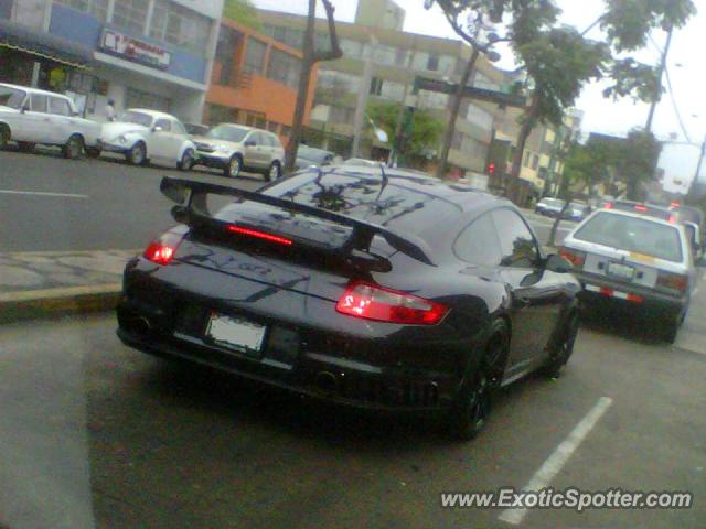 Porsche 911 GT2 spotted in Lima, Peru