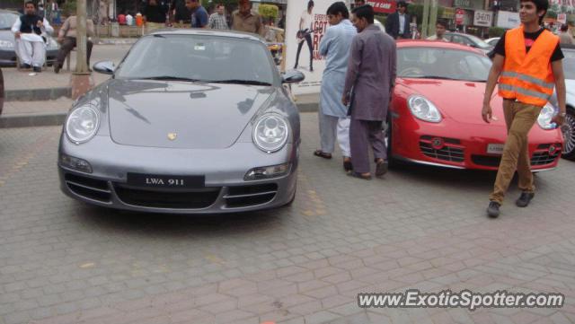 Porsche 911 spotted in Lahore, Pakistan