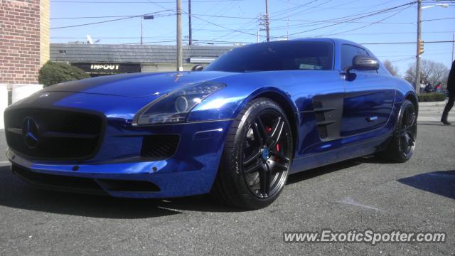 Mercedes SLS AMG spotted in Hewlett, New York
