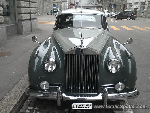 Rolls Royce Silver Cloud spotted in Zurich, Switzerland