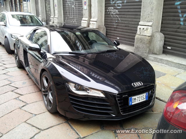 Audi R8 spotted in Milano, Italy