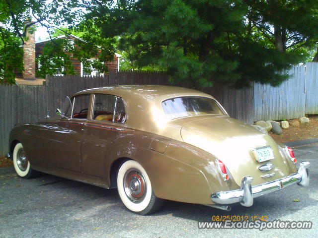 Rolls Royce Silver Cloud spotted in Old Greenwich, Connecticut