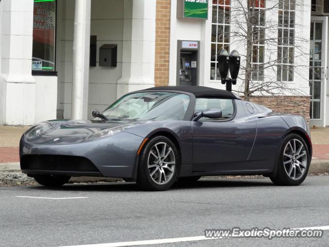 Tesla Roadster spotted in Newark, Delaware