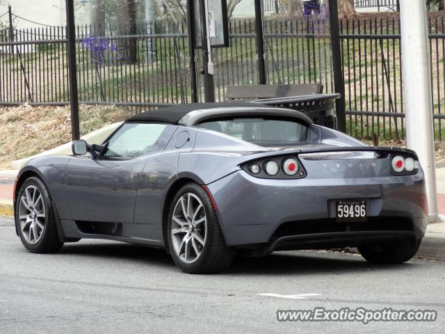 Tesla Roadster spotted in Newark, Delaware