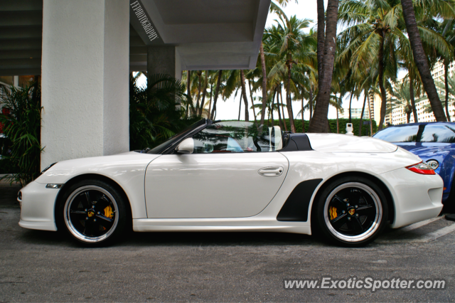 Porsche 911 GT3 spotted in Miami, Florida