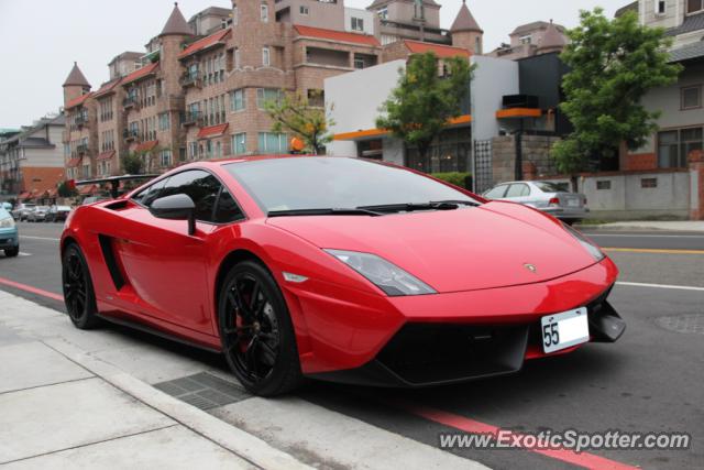 Lamborghini Gallardo spotted in Taichung, Taiwan