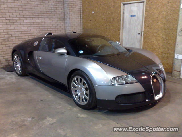 Bugatti Veyron spotted in Birmingham, United Kingdom