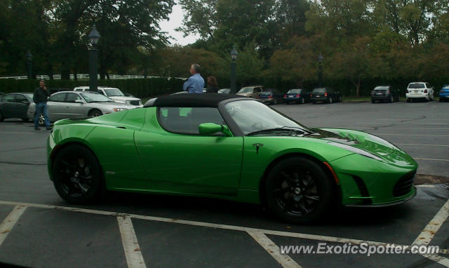 Tesla Roadster spotted in New Albany, Ohio