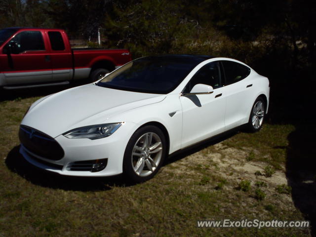 Tesla Model S spotted in Carrabelle, Florida