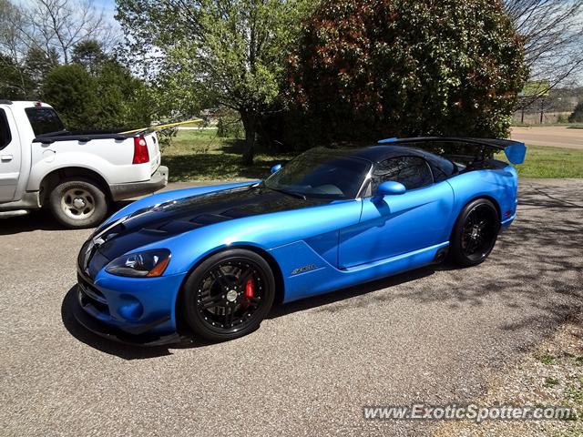 Dodge Viper spotted in Adamsville, Tennessee