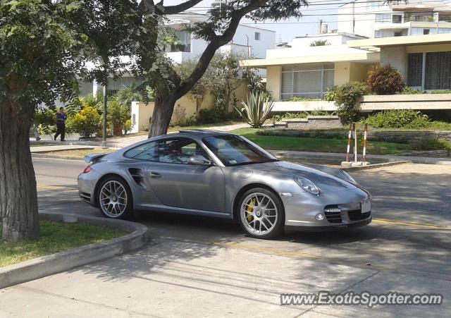 Porsche 911 Turbo spotted in Lima, Peru