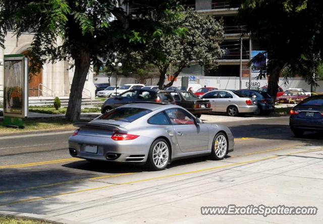 Porsche 911 Turbo spotted in Lima, Peru