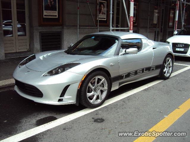 Tesla Roadster spotted in Zurich, Switzerland