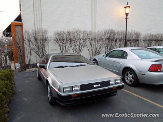 DeLorean DMC-12 spotted in Lake Forest, Illinois