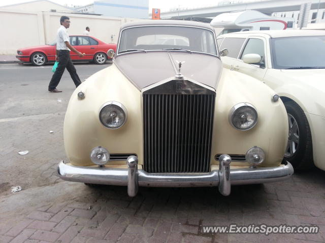 Rolls Royce Silver Cloud spotted in Dubai, United Arab Emirates